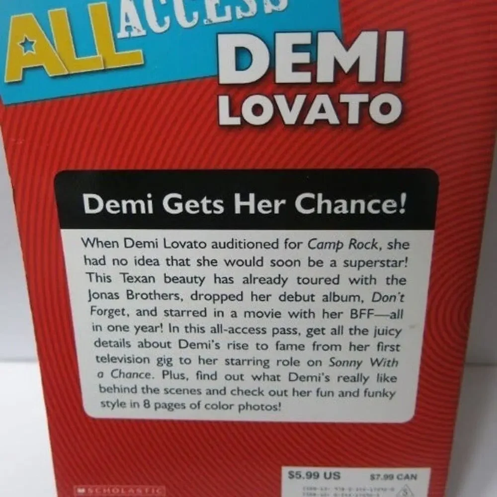 DEMI LOVATO Book All Access Totally Unauthorized Scholastic Soft Cover 2009